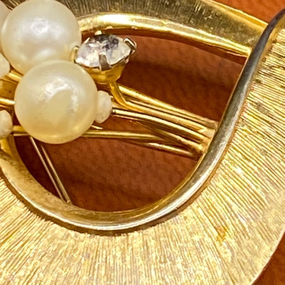 Vintage Expan Signed GoldTone Brooch/Pin Faux Pearls & Rhinestones - Picture 6 of 8